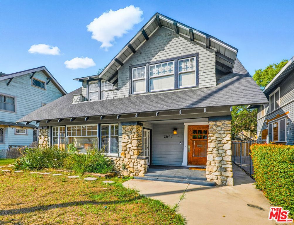 2647 Raymond Avenue, Los Angeles, CA 90007
