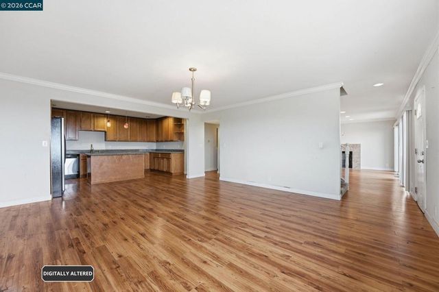 8910 Burr St, Oakland, CA 94605