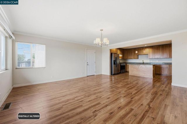 8910 Burr St, Oakland, CA 94605