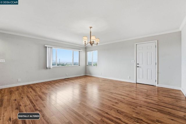 8910 Burr St, Oakland, CA 94605