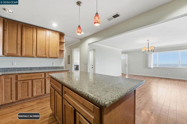 8910 Burr St, Oakland, CA 94605