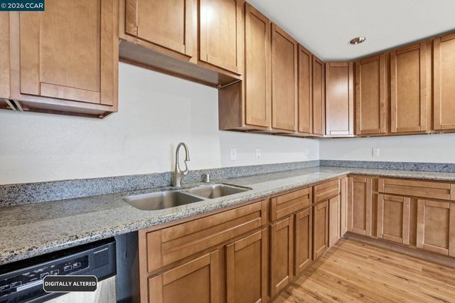 8910 Burr St, Oakland, CA 94605