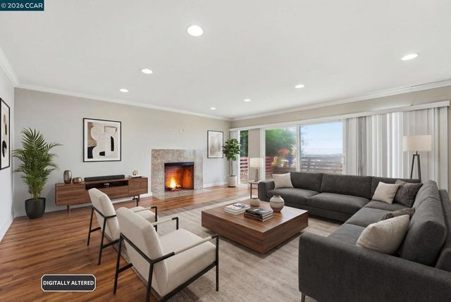 8910 Burr St, Oakland, CA 94605
