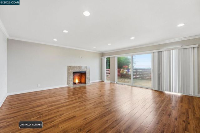 8910 Burr St, Oakland, CA 94605