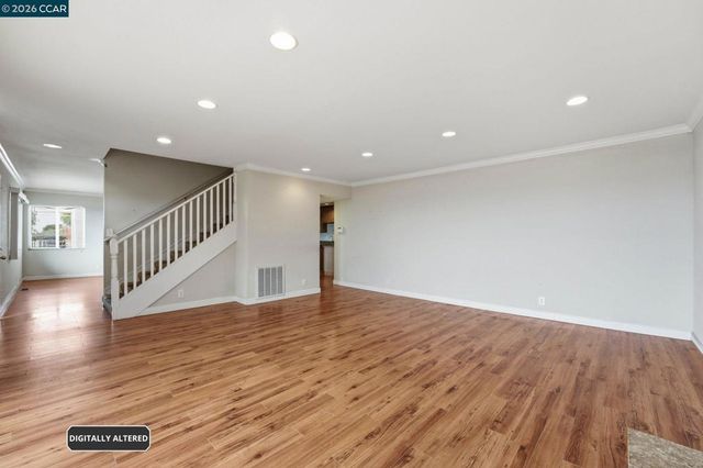 8910 Burr St, Oakland, CA 94605