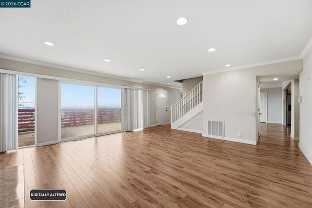 8910 Burr St, Oakland, CA 94605