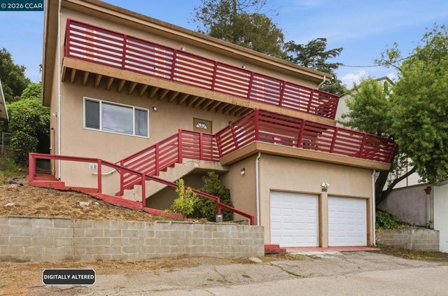 8910 Burr St, Oakland, CA 94605