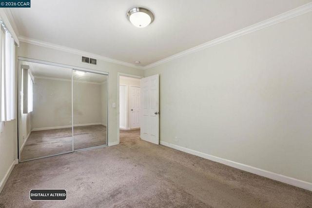 8910 Burr St, Oakland, CA 94605