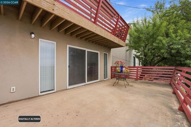 8910 Burr St, Oakland, CA 94605