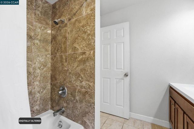 8910 Burr St, Oakland, CA 94605