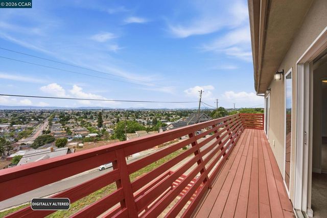 8910 Burr St, Oakland, CA 94605