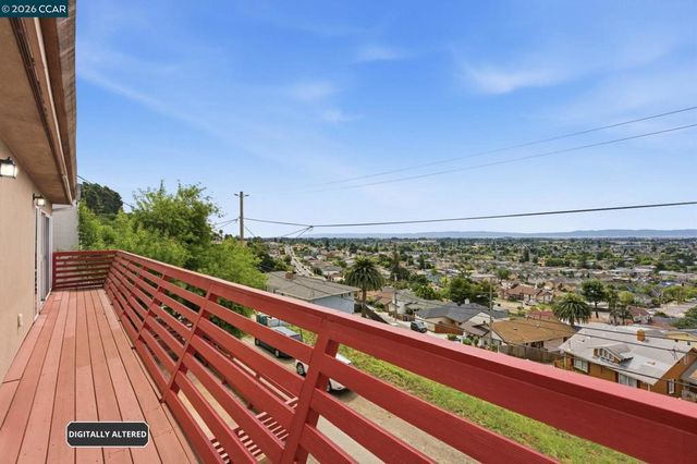 8910 Burr St, Oakland, CA 94605