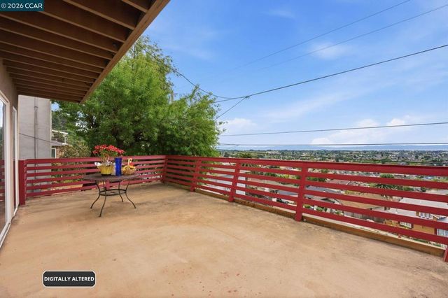 8910 Burr St, Oakland, CA 94605
