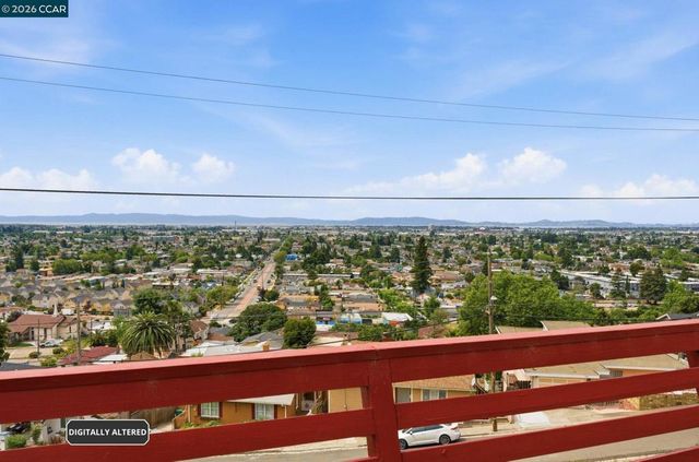 8910 Burr St, Oakland, CA 94605