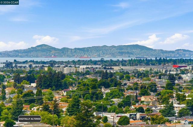 8910 Burr St, Oakland, CA 94605