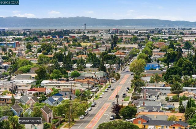 8910 Burr St, Oakland, CA 94605