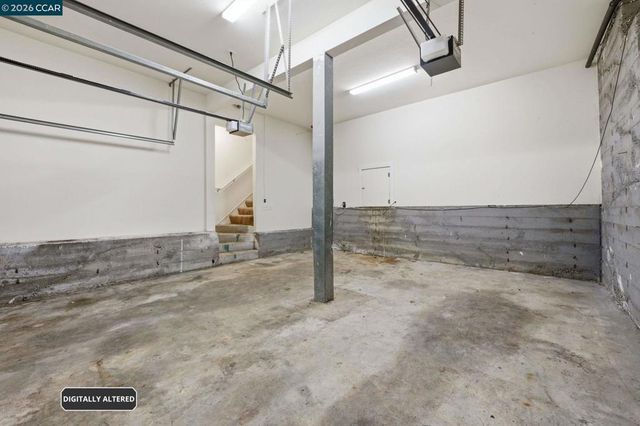 8910 Burr St, Oakland, CA 94605