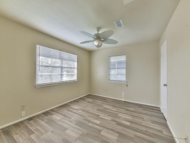 900 Bonita Street, Bayou Vista, TX 77563