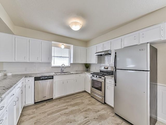 900 Bonita Street, Bayou Vista, TX 77563