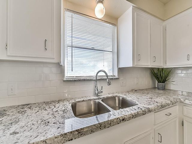 900 Bonita Street, Bayou Vista, TX 77563