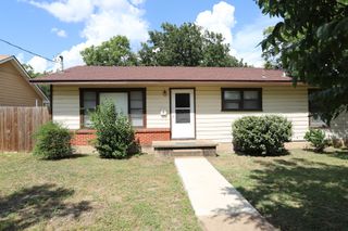 1020 S Adams Street, Mcgregor, TX 76657