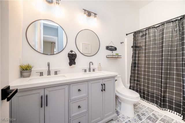 257 Country Club Drive SE, Warren, OH 44484