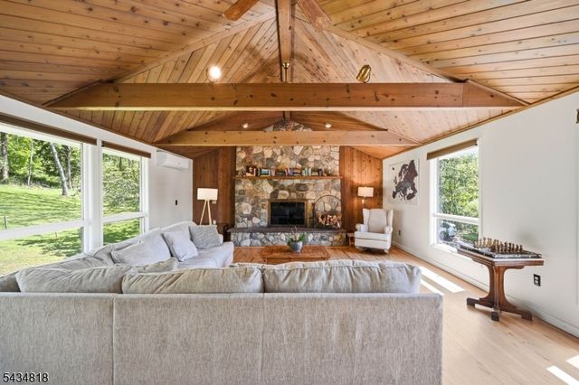 901 Wall St, Stillwater Twp., NJ 07860