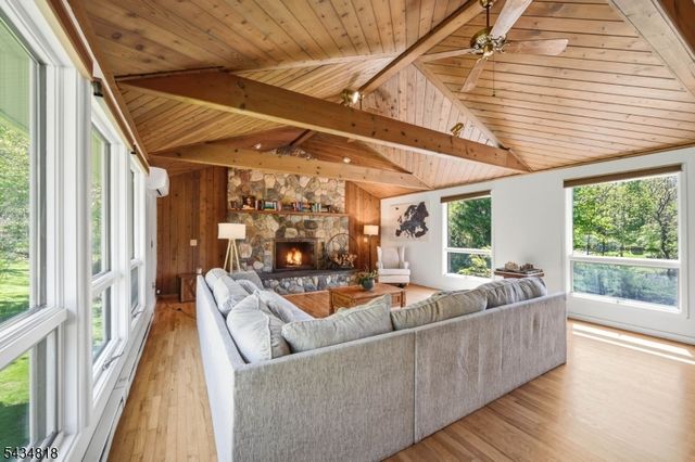 901 Wall St, Stillwater Twp., NJ 07860