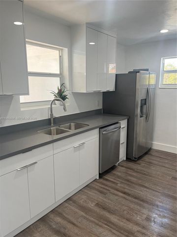 3310 SW 94th Pl, Miami, FL 33165