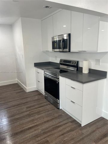 3310 SW 94th Pl, Miami, FL 33165