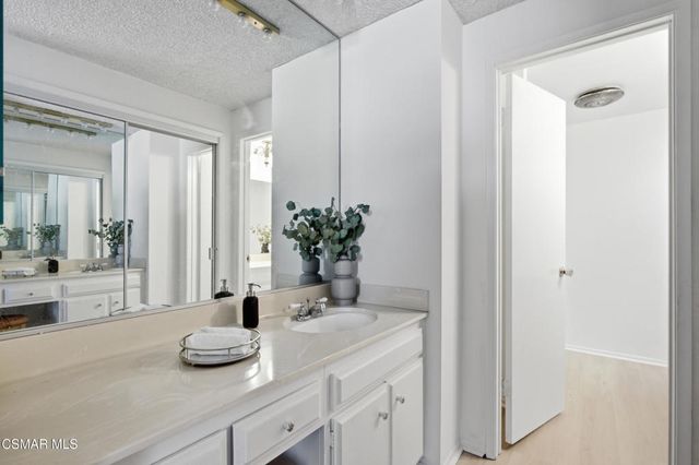 10650 Holman Avenue 202, Los Angeles, CA 90024