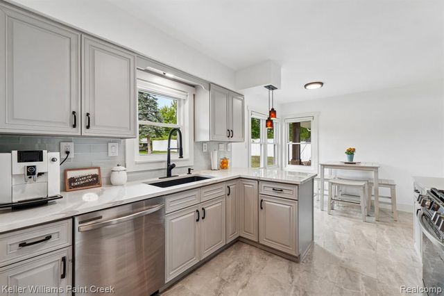 4890 Clinton Drive, Clarkston, MI 48346