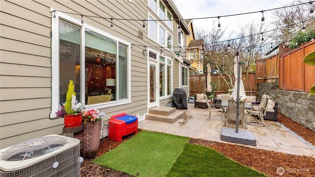 1829 SE 8th Place, Renton, WA 98057