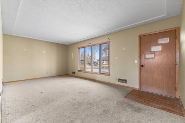 816 W Chandler Street, Arlington, MN 55307