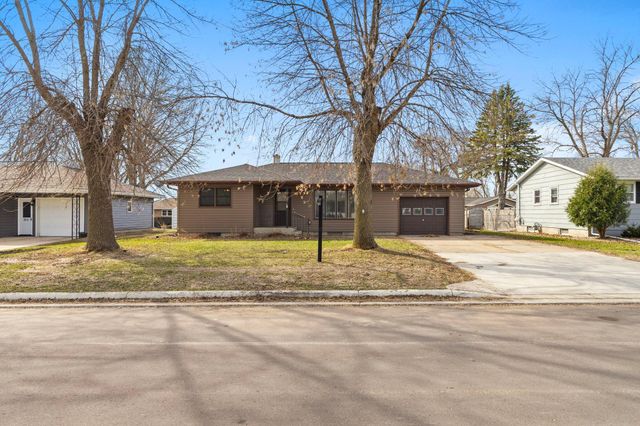 816 W Chandler Street, Arlington, MN 55307