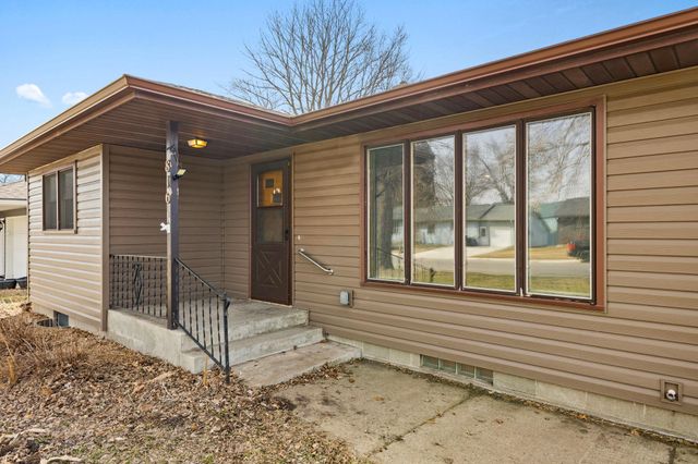 816 W Chandler Street, Arlington, MN 55307