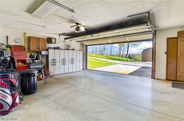 7702 North Ridge Place, Lisbon, OH 44432