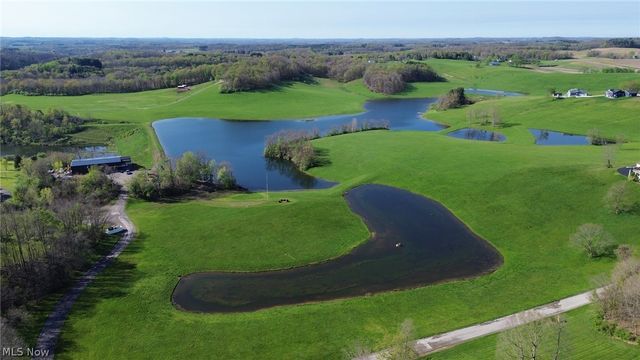 7702 North Ridge Place, Lisbon, OH 44432