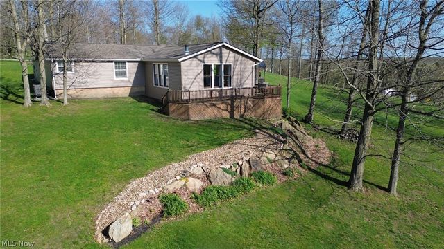 7702 North Ridge Place, Lisbon, OH 44432