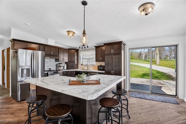 7702 North Ridge Place, Lisbon, OH 44432