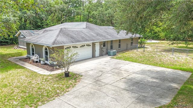 608 N Heathrow Drive, Lecanto, FL 34461