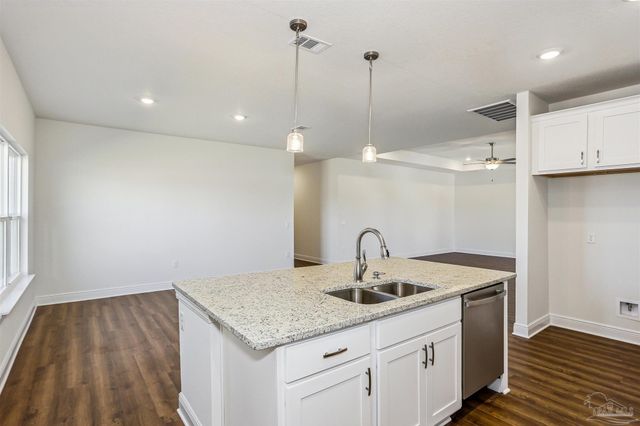 4016 Watergate Dr, Milton, FL 32583