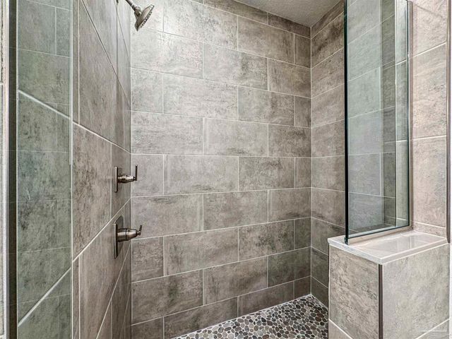 4016 Watergate Dr, Milton, FL 32583