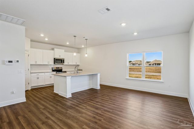 4016 Watergate Dr, Milton, FL 32583