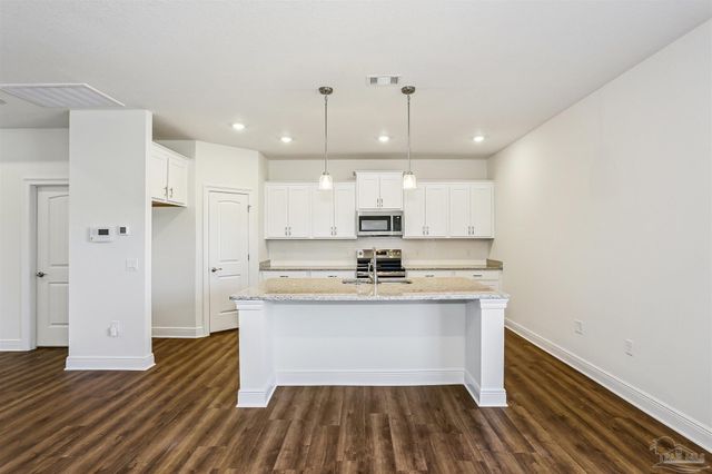 4016 Watergate Dr, Milton, FL 32583