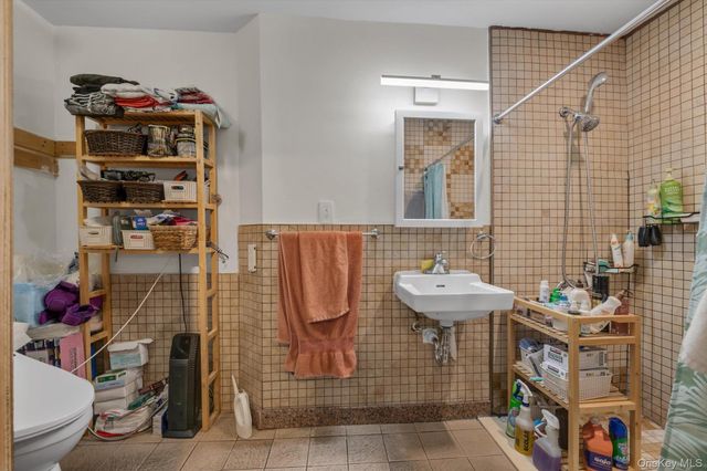 20-49 49th Street, Astoria, NY 11105