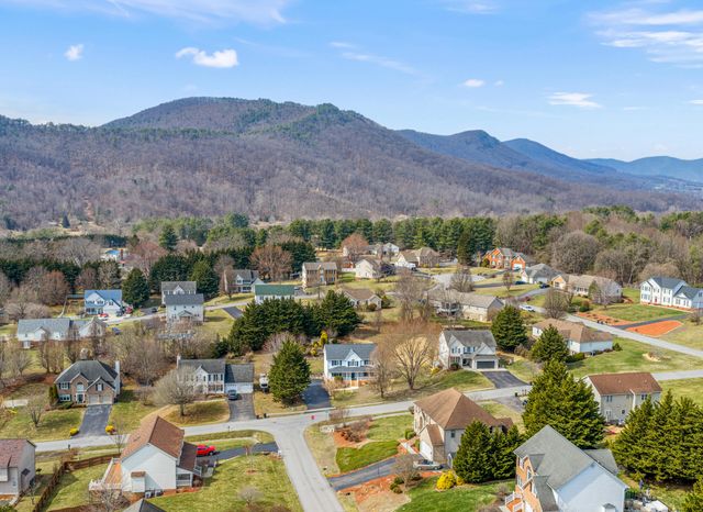 175 Wellington LN, Daleville, VA 24083