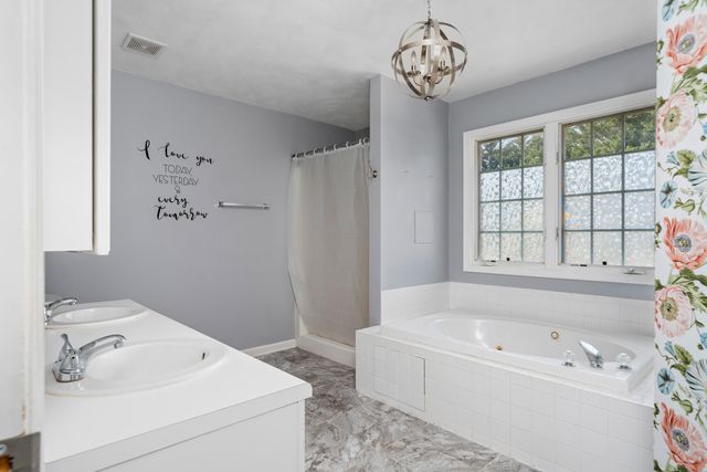 175 Wellington LN, Daleville, VA 24083