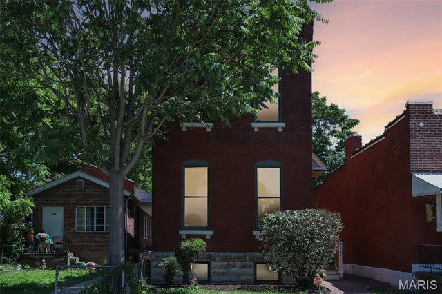 3166 Pennsylvania Avenue, St Louis, MO 63118