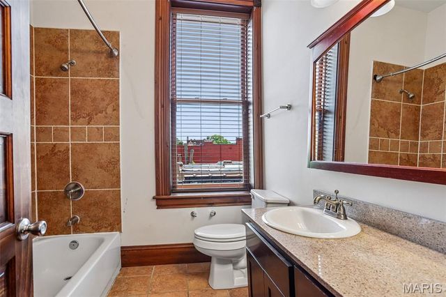 3166 Pennsylvania Avenue, St Louis, MO 63118